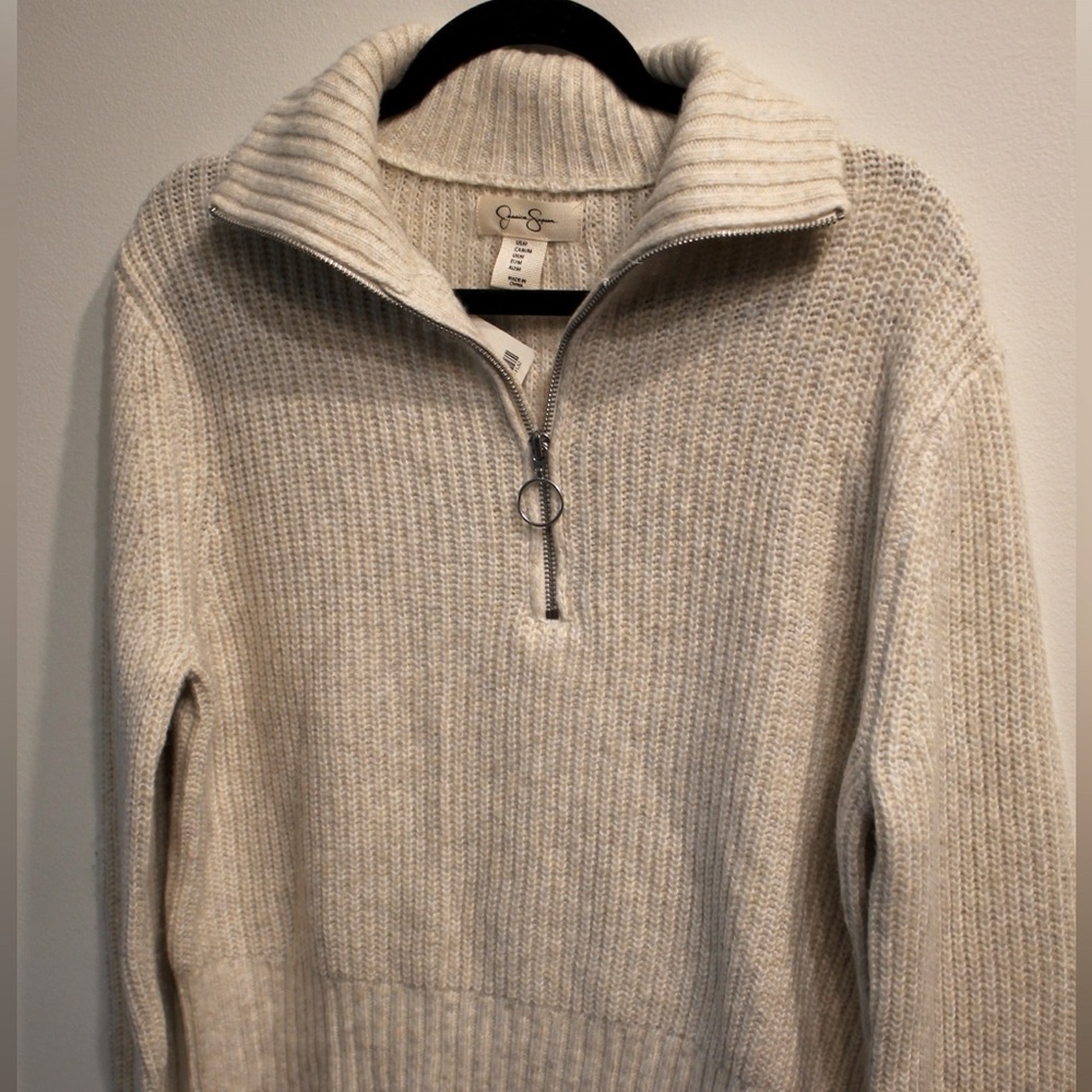 Women’s Jessica Simpson NWT Cream Sweater. Size medium